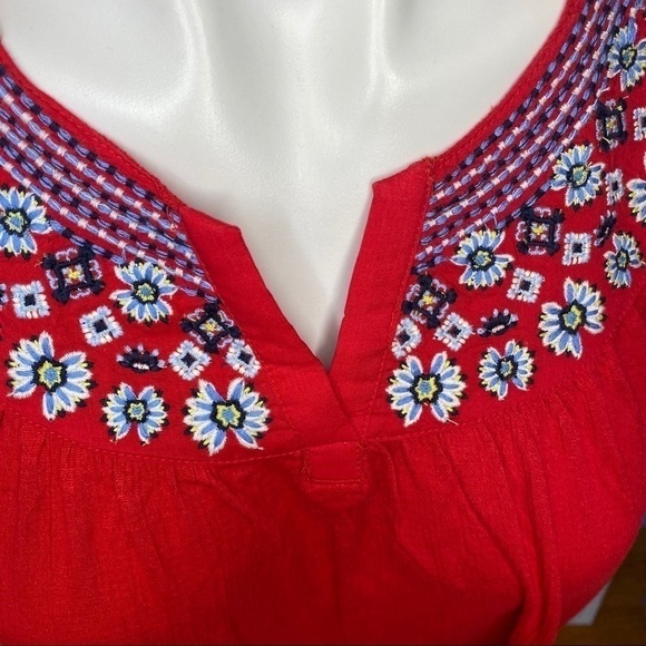 NWT red embroidered sleeveless notch top size M style & co - Picture 5 of 7